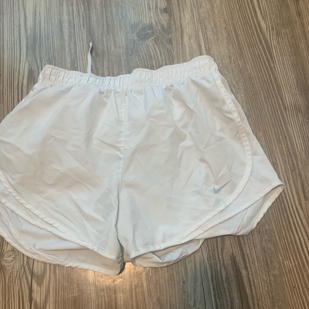 White nike shorts